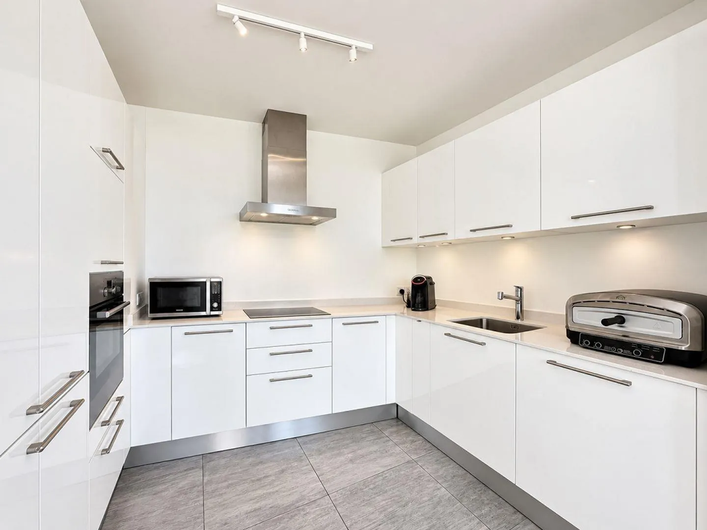 Appartamento moderno con vista lago - Foto 5 di 9