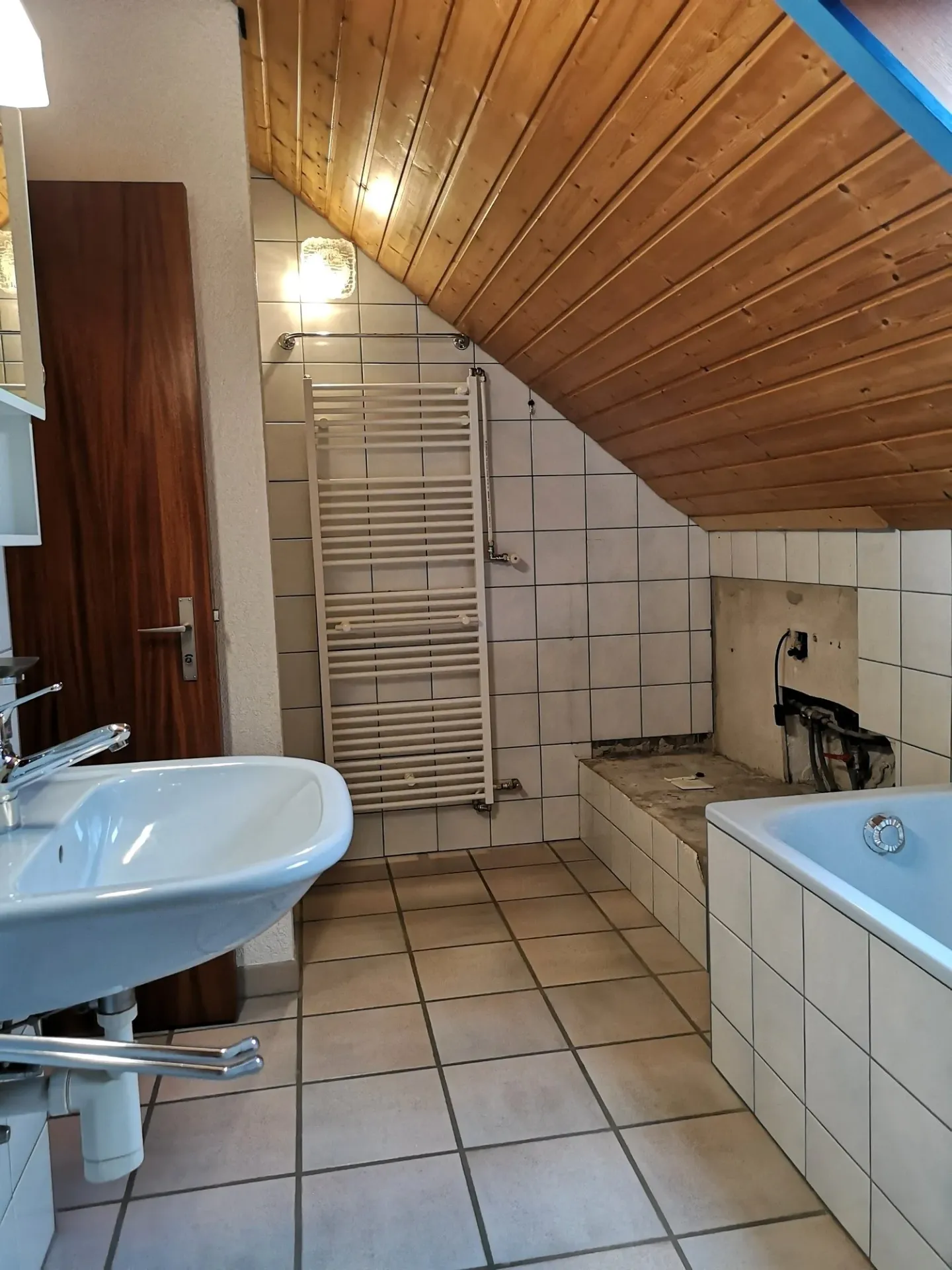Baisse de prix : grand duplex au centre du village avec garage et atelier, libre de suite - Foto 20 von 30