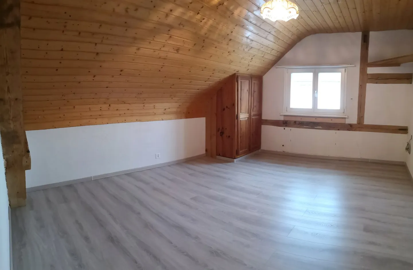 Baisse de prix : grand duplex au centre du village avec garage et atelier, libre de suite - Foto 22 von 30