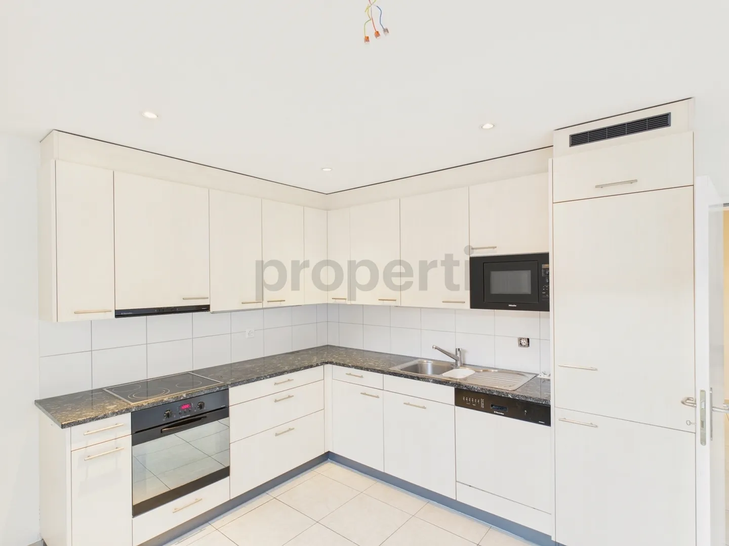 Moderne 4-Zimmer-Wohnung in Büsserach - Foto 4 von 13