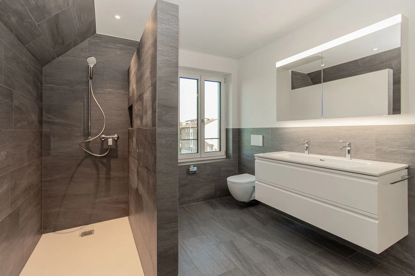 Freistehendes 6.5-Zimmer-Einfamilienhaus - Foto 9 von 13