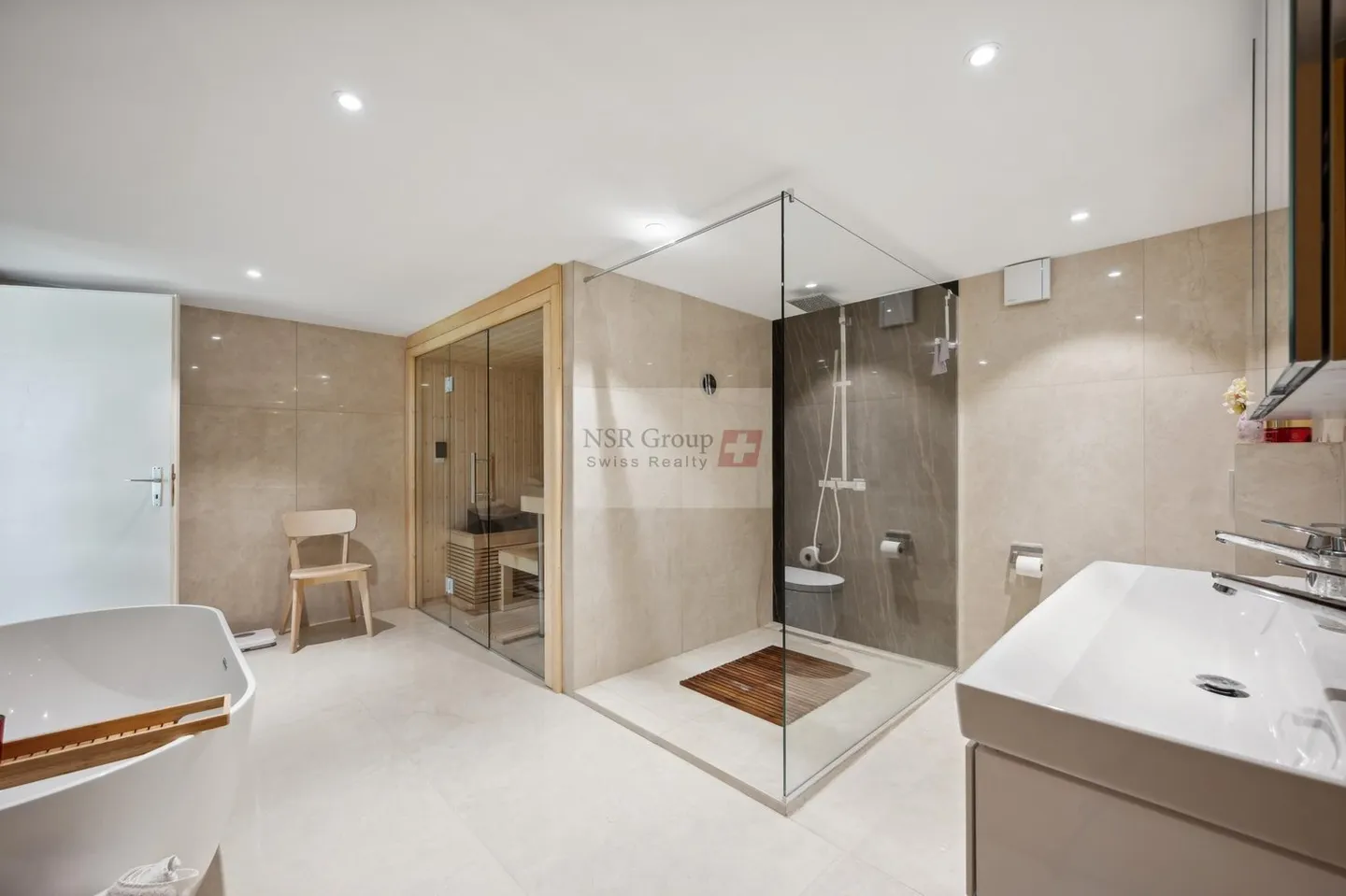 Villa avec grand jardin - À rénover - Photo 7 sur 10