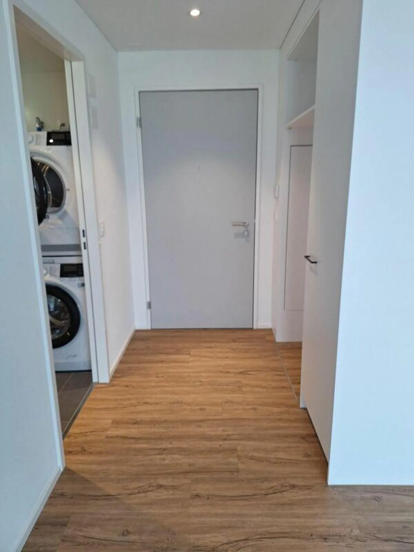 Appartamento attraente di 2,5 stanze con loggia confortevole - Foto 2 di 8