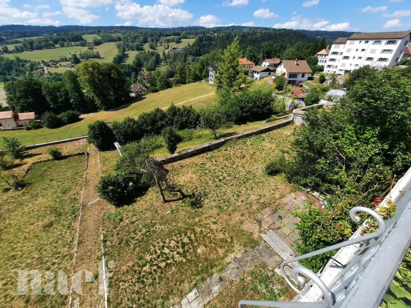 Appartamento di 3 stanze in un edificio con ampio giardino comune - Foto 4 di 13