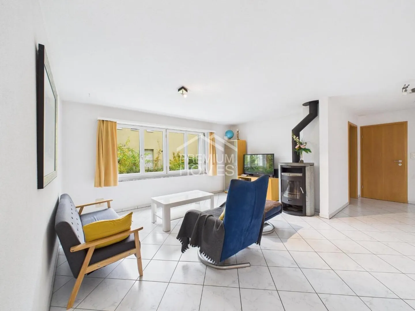 Single house for sale - Photo 1 of 7