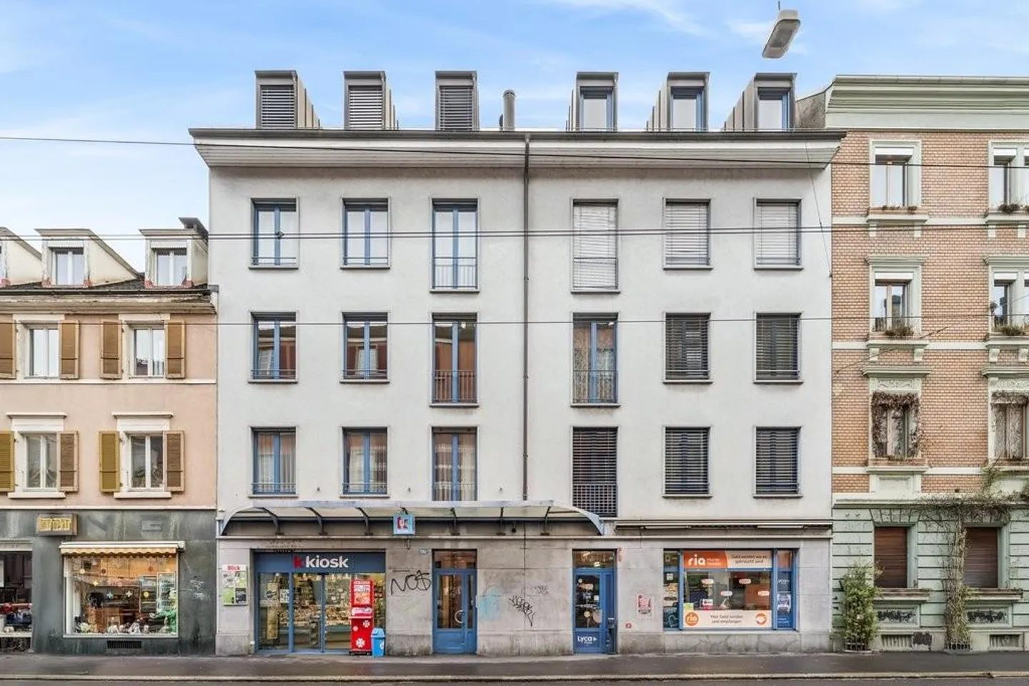 Modern 2.5-room apartment centrally located in Basel - Photo 1 of 10