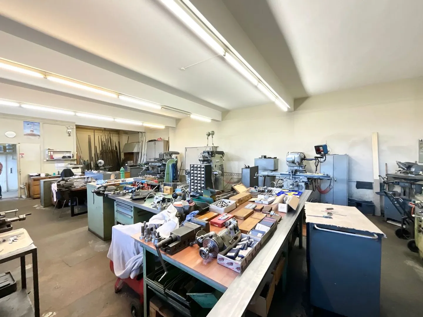 Commerce local / Entrepôt / Atelier - Photo 3 sur 3