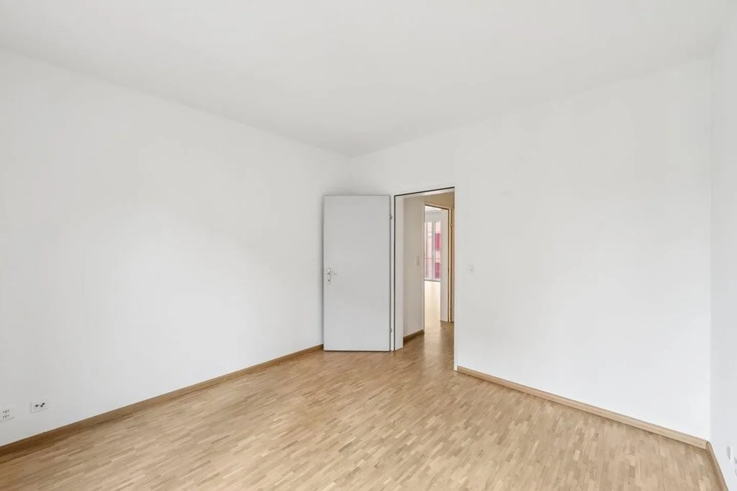 Modern 2.5-room apartment centrally located in Basel - Photo 5 of 10