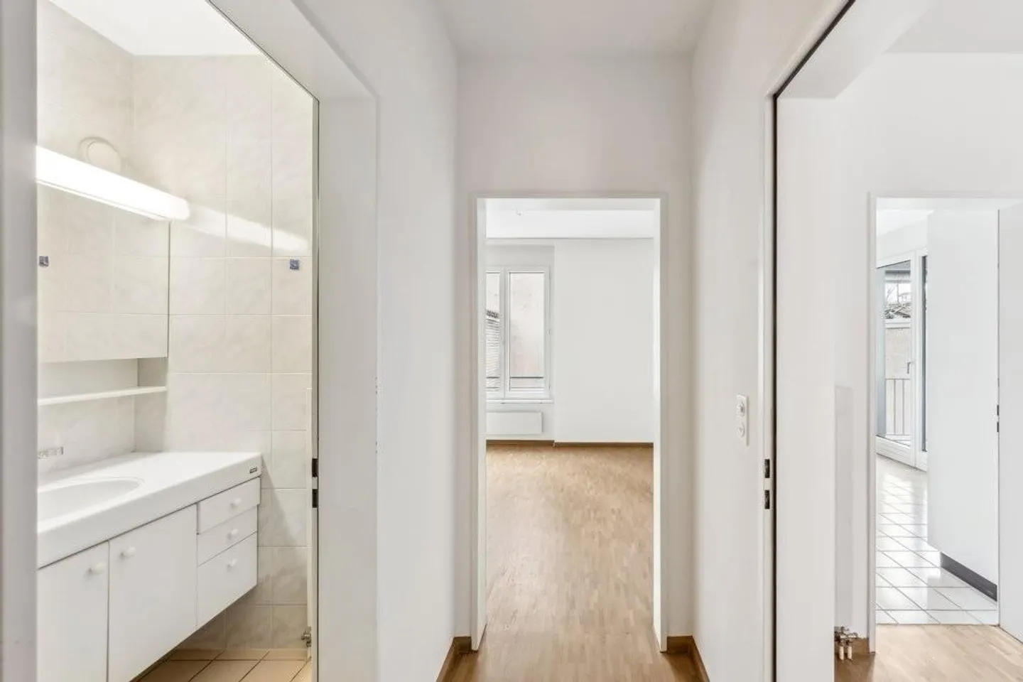 Modern 2.5-room apartment centrally located in Basel - Photo 8 of 10