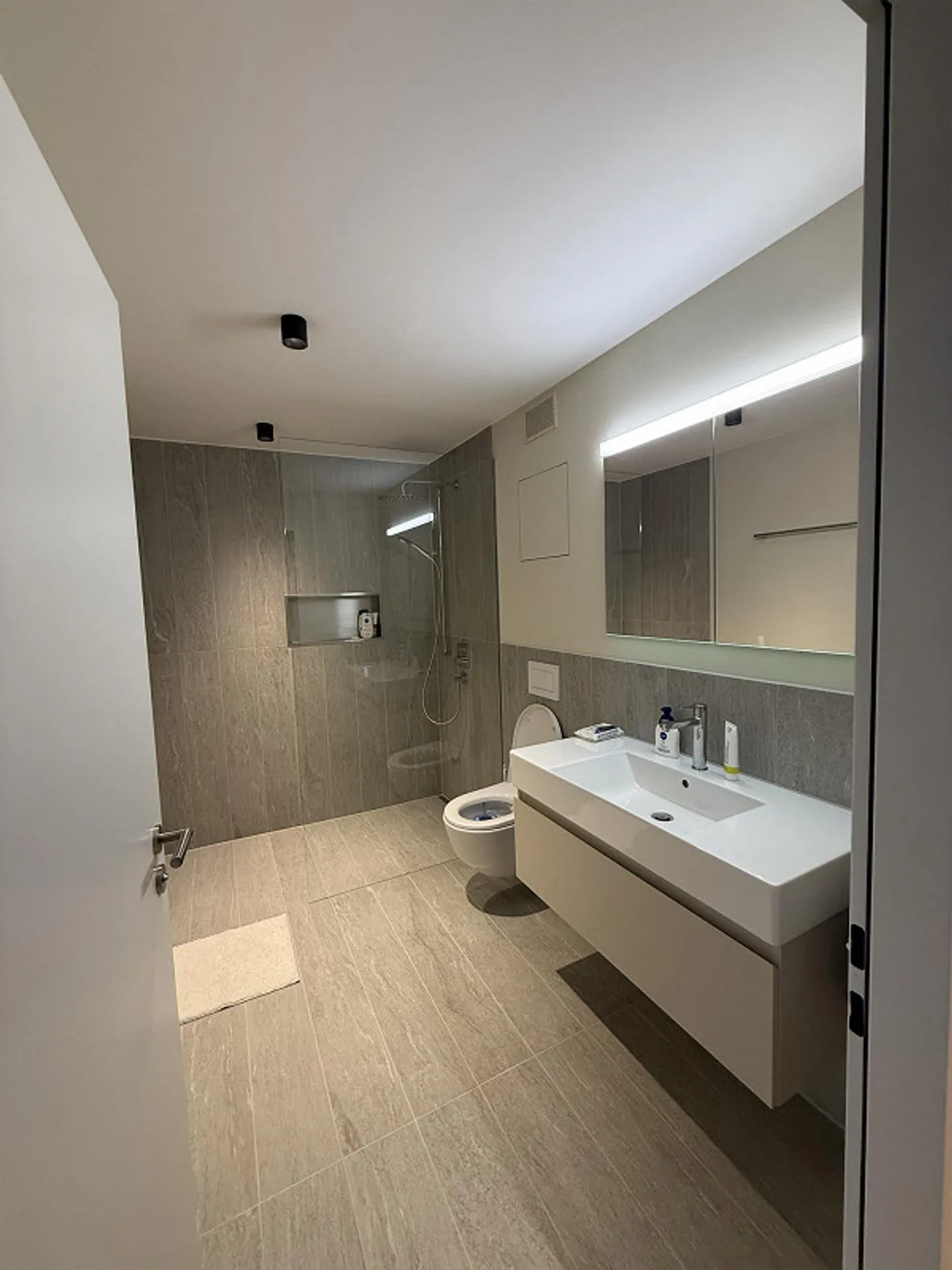 Appartamento 2.5 stanze completamente arredato a Chur - Disponibile da aprile 2026 - Foto 4 di 13