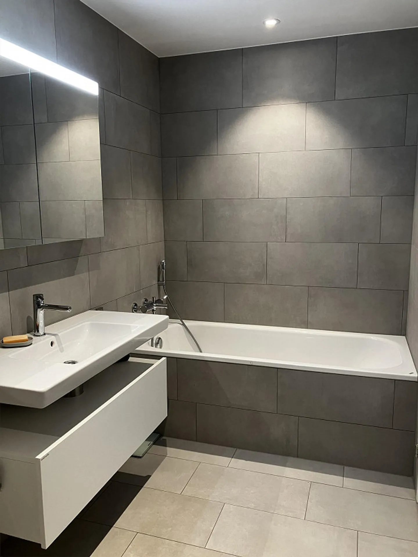 4.5-Zimmer-Gartenwohnung mit Seesicht - Photo 3 of 11