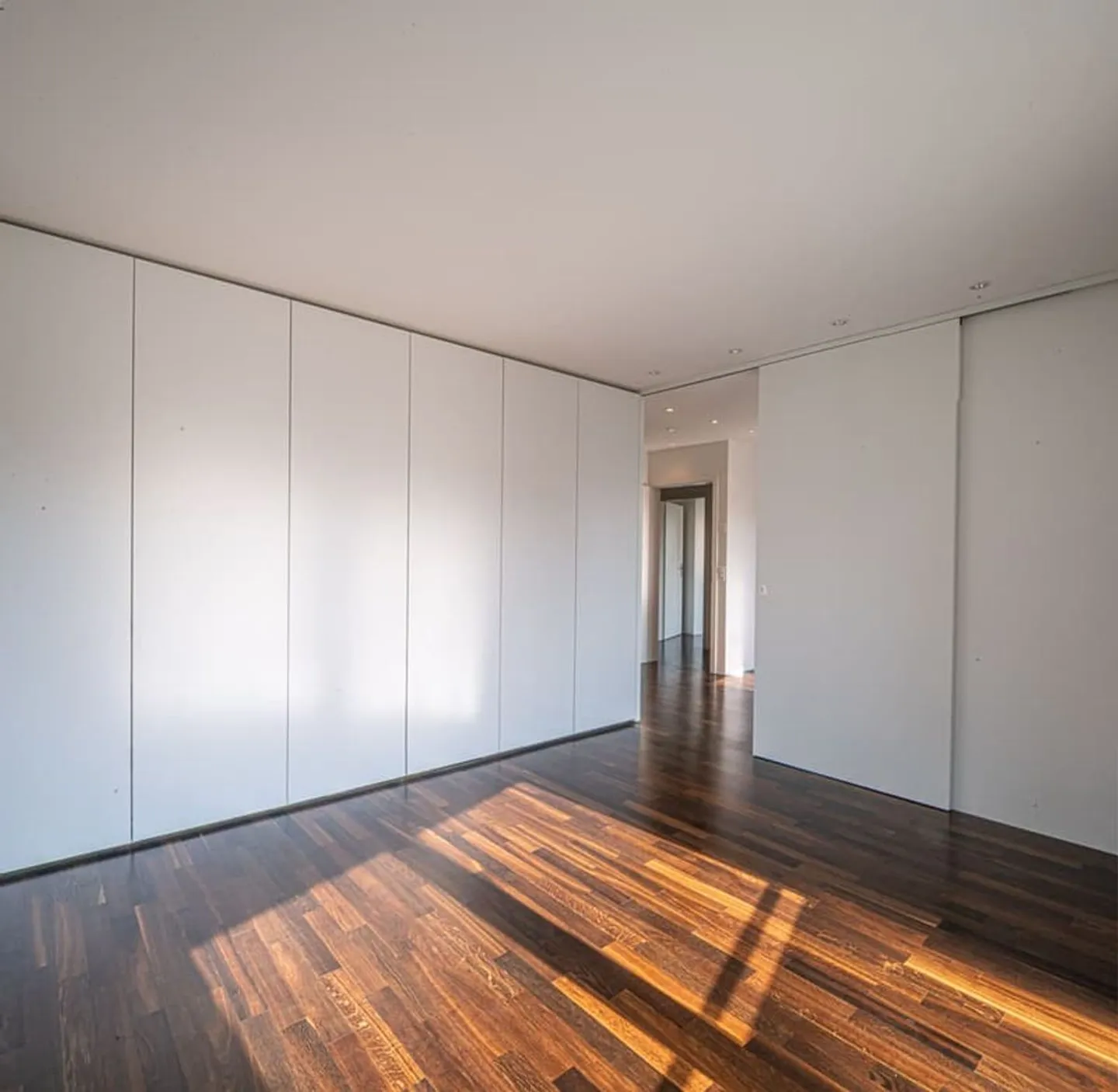 Apartment for rent - Photo 3 of 9