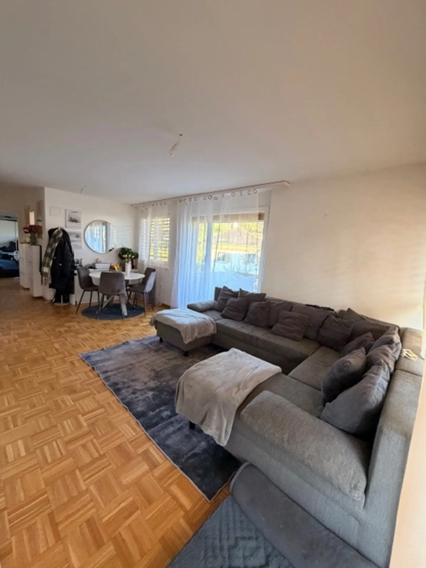 2.5 Room Apartment - Photo 2 of 9