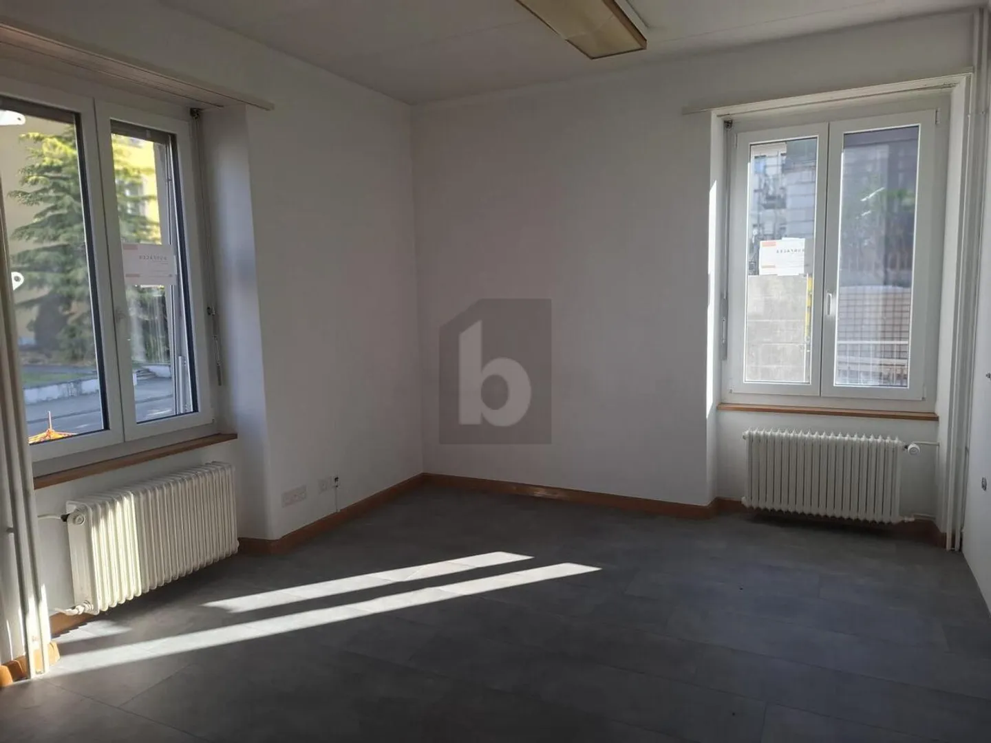 Bureau spacieux à Porrentruy - Photo 5 sur 6