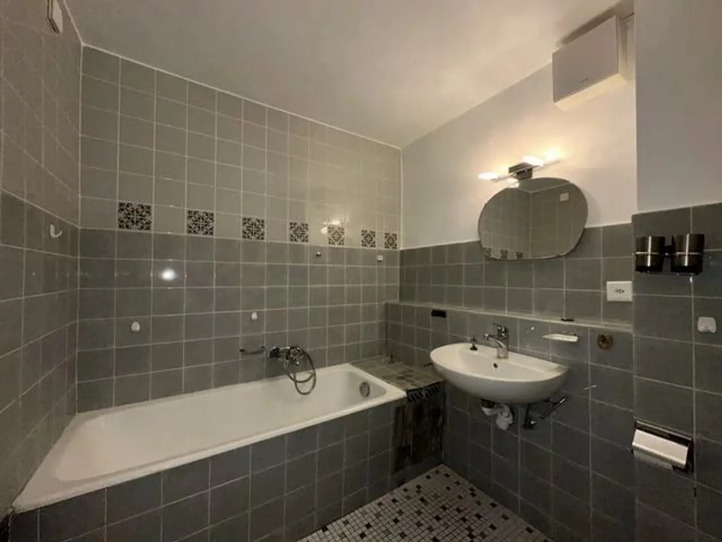 4-room apartment on the 1st floor - Photo 5 of 7