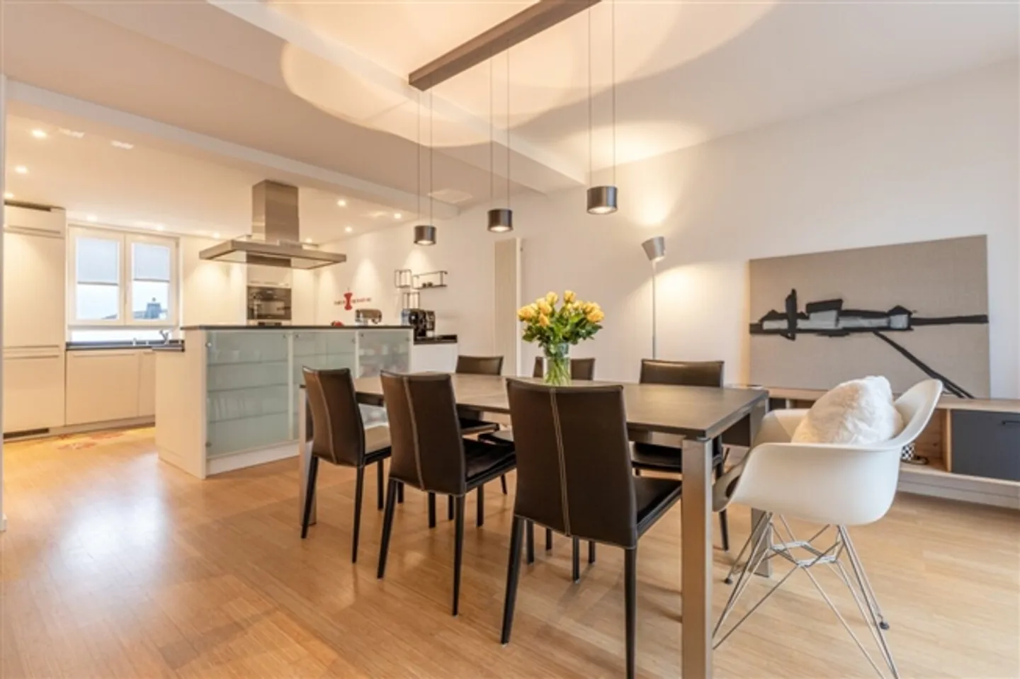 Appartamento maisonette di 6,5 stanze in una posizione centrale, tranquilla e privilegiata con una vista fantastica - Foto 3 di 20