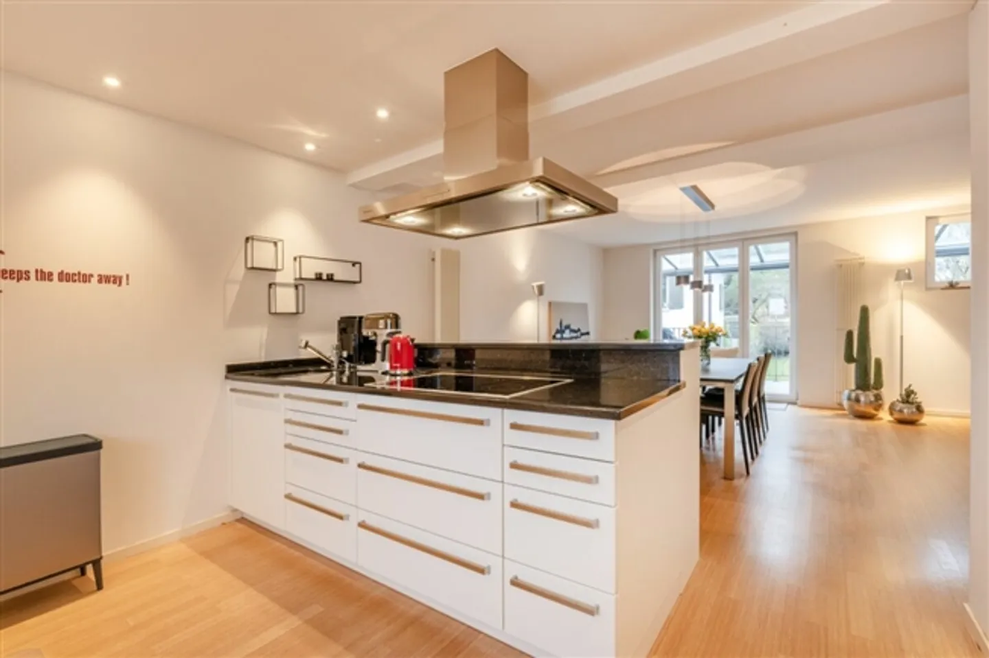 Appartamento maisonette di 6,5 stanze in una posizione centrale, tranquilla e privilegiata con una vista fantastica - Foto 5 di 20