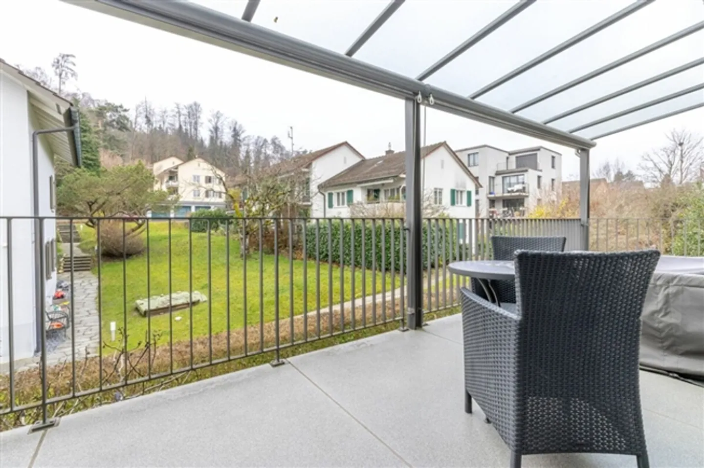 Appartamento maisonette di 6,5 stanze in una posizione centrale, tranquilla e privilegiata con una vista fantastica - Foto 7 di 20