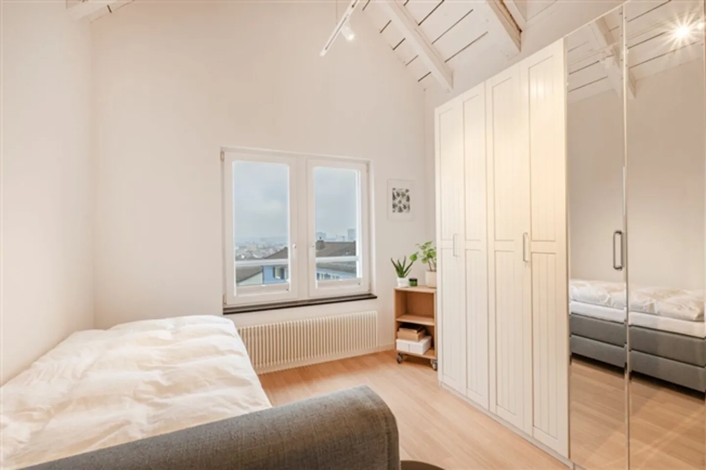 Appartamento maisonette di 6,5 stanze in una posizione centrale, tranquilla e privilegiata con una vista fantastica - Foto 15 di 20