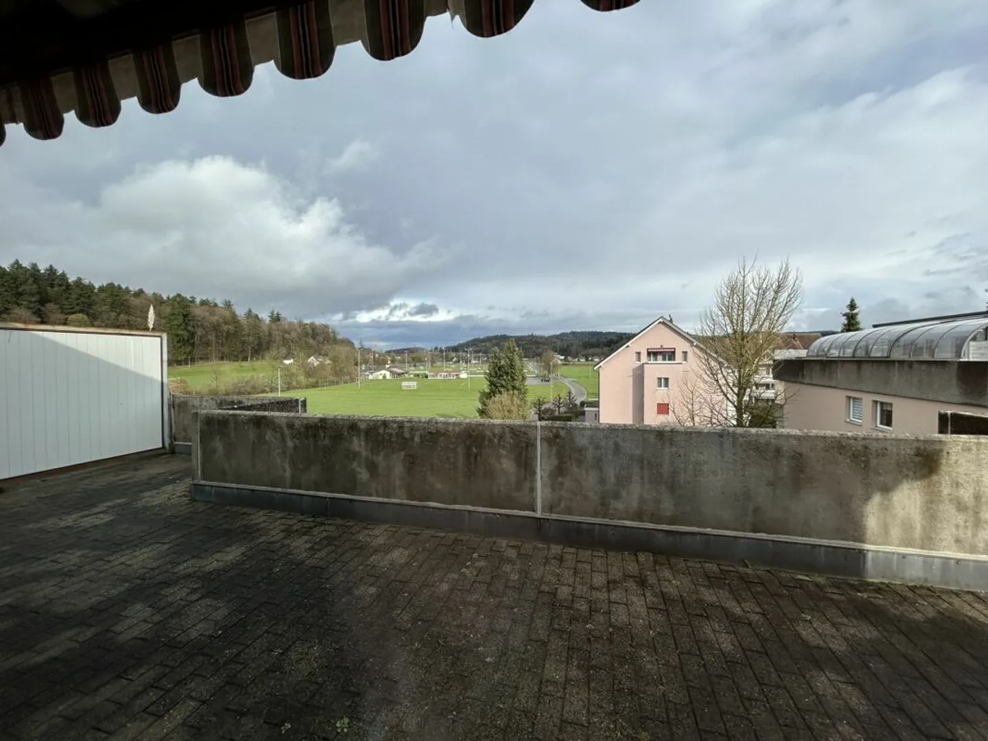 Modernes Attikawohnung mit Terrasse - Foto 18 von 18
