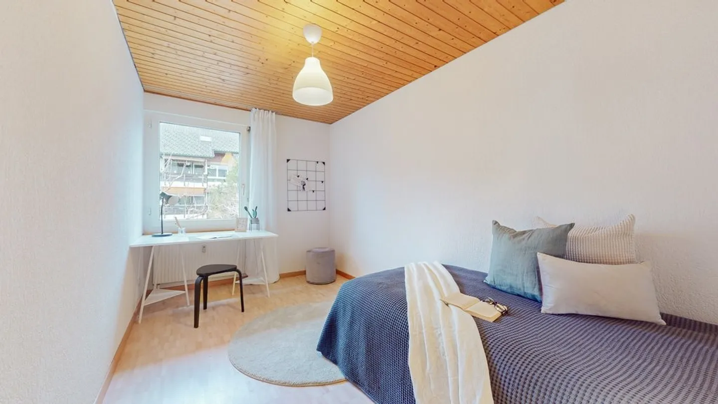 Bella appartamento di 4.5 stanze con due balconi - Foto 4 di 9