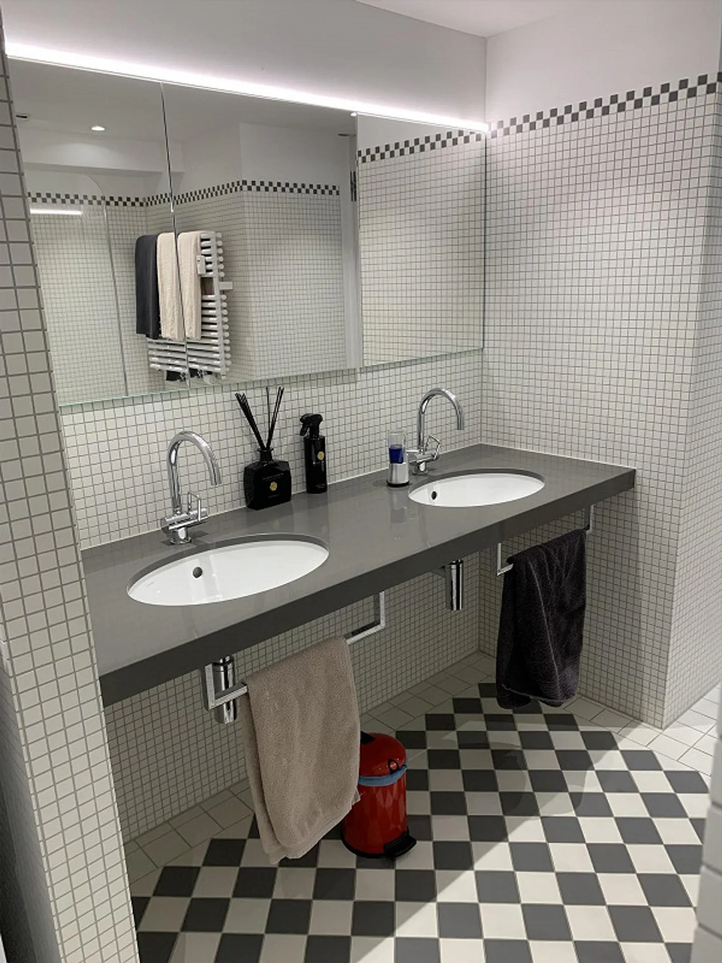 Fascino del centro storico - Vivere al Rennweg - dal 1 aprile 2026 - Foto 3 di 6