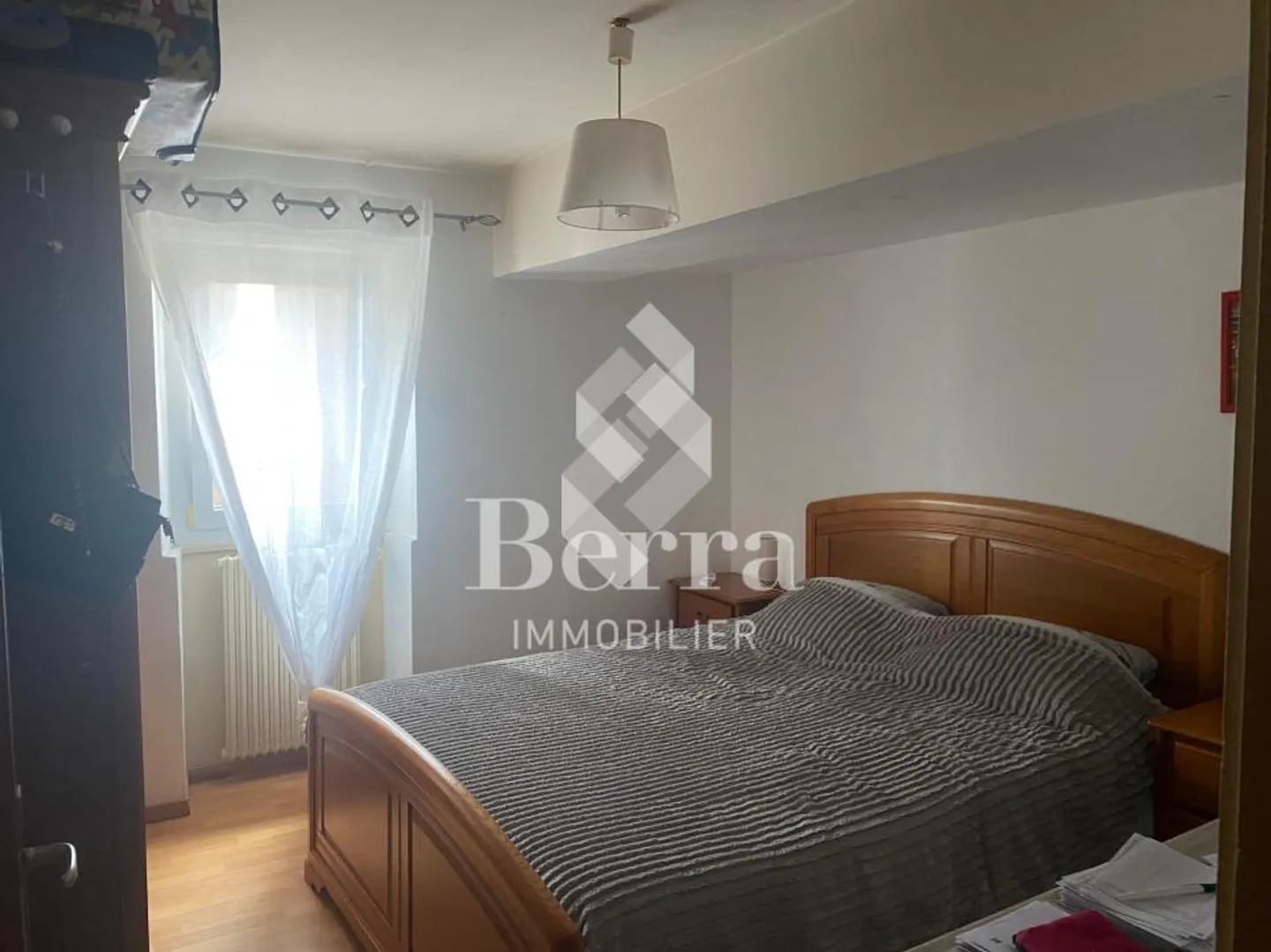 Edificio misto con caffè-bar e appartamenti - nel cuore del vecchio villaggio di Saxon - Foto 8 di 11