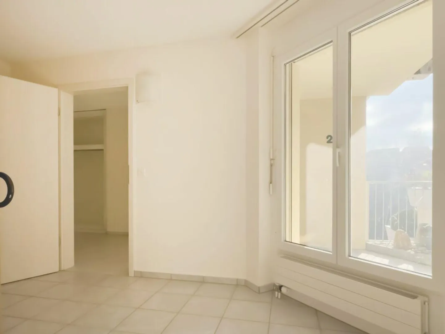 Spacious and Comfortable Living on One Level in a Sunny and Unobstructed View Location in Utzigen - Photo 12 of 23
