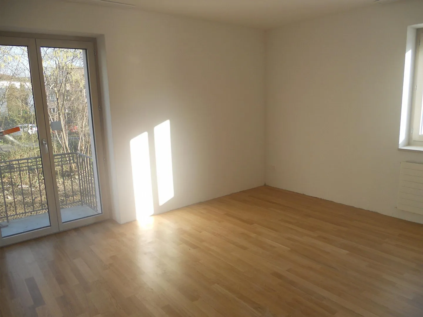 Moderne 3.5-Zimmer-Wohnung mit Balkon in Zürich-Schwamendingen - Foto 5 von 9