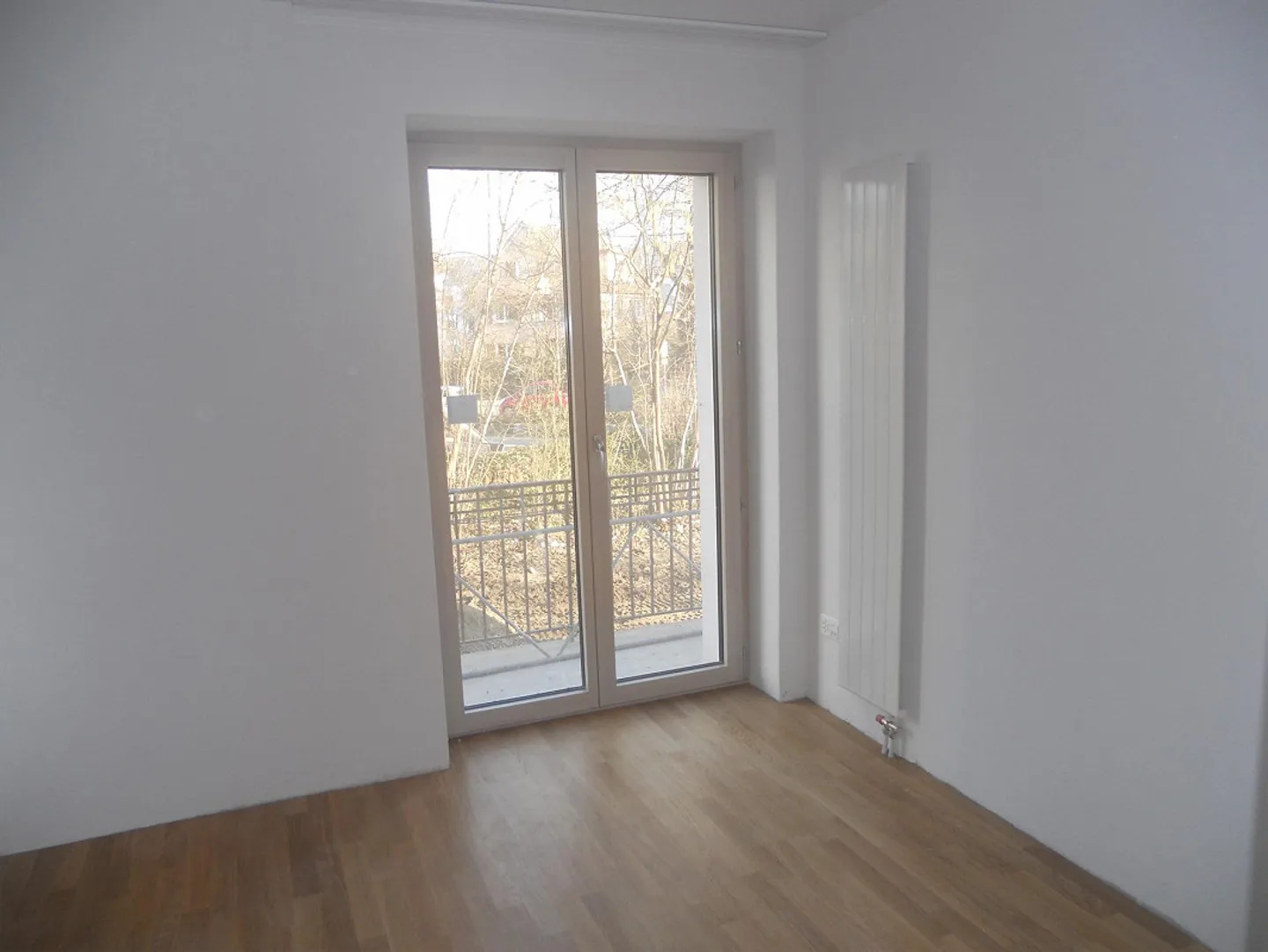 Moderne 3.5-Zimmer-Wohnung mit Balkon in Zürich-Schwamendingen - Foto 6 von 9