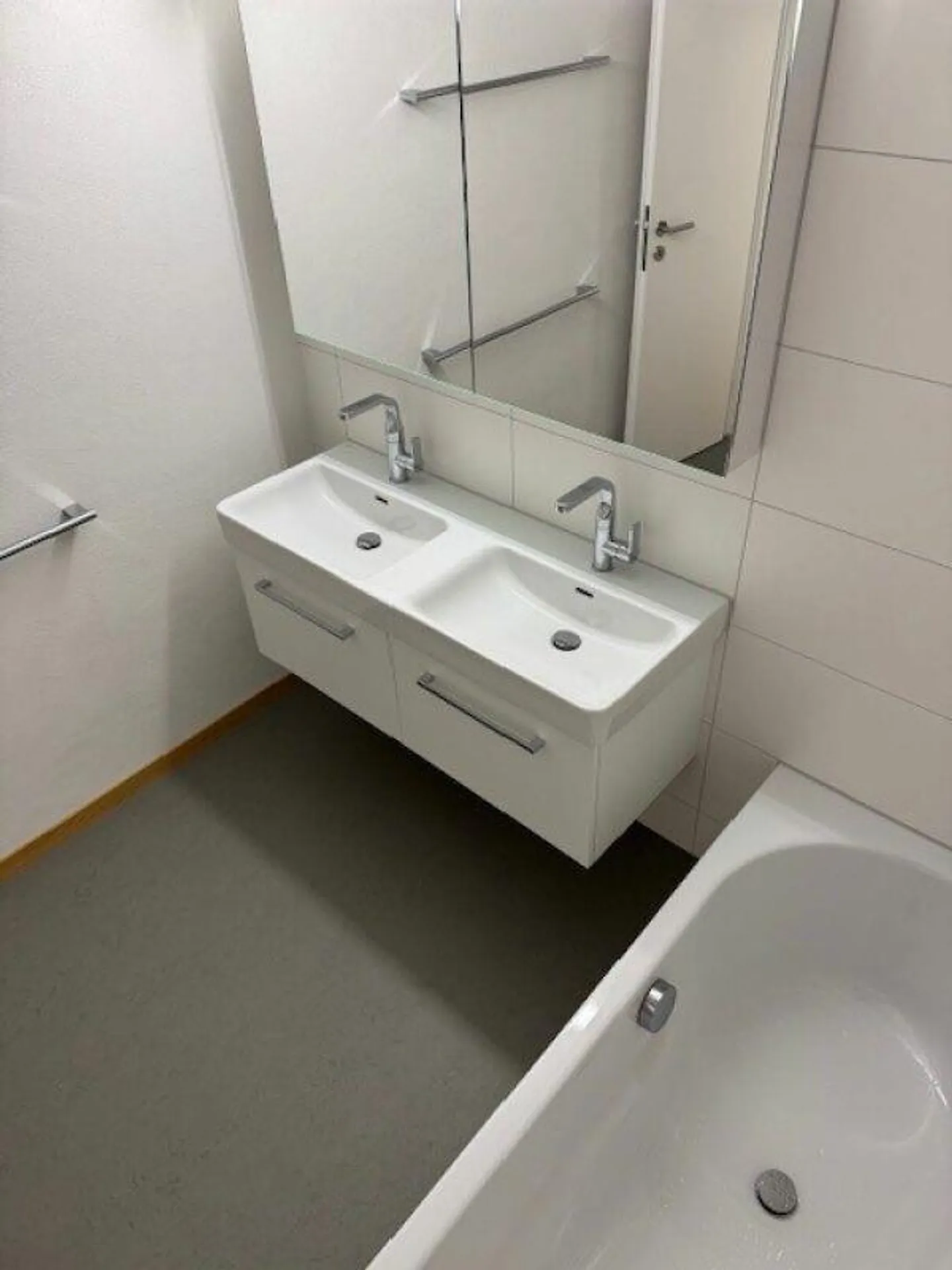 Neu sanierte 4.5-Zimmer-Wohnung im 1. OG - Foto 5 von 10