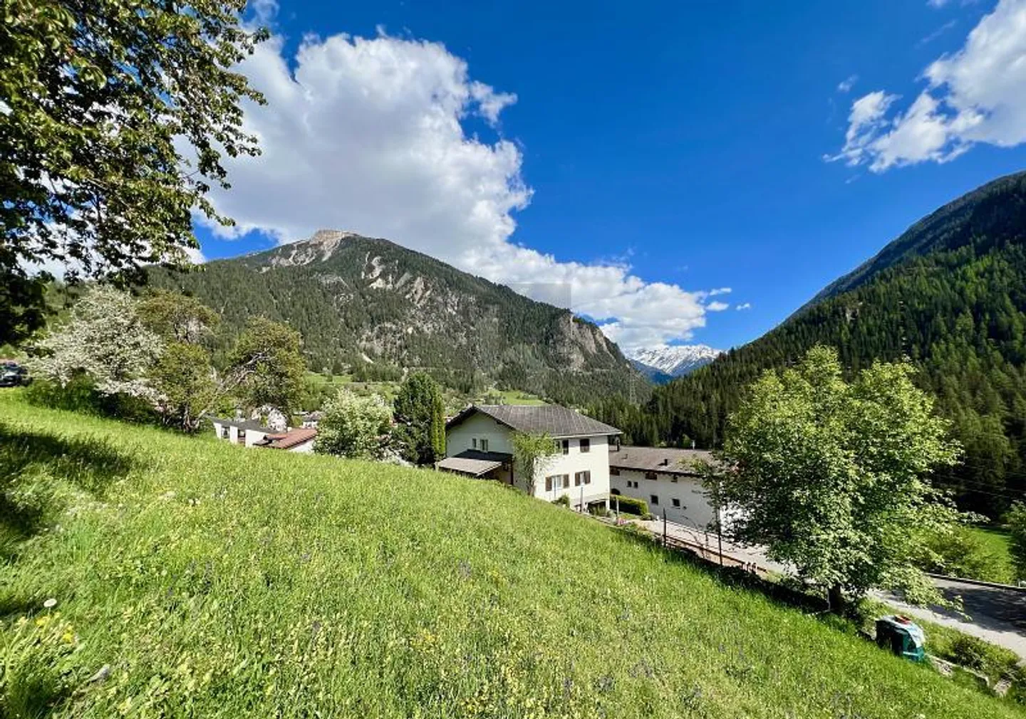 A UNIQUE AND SUNNY LOCATION WITH BUILDING LAND RESERVE - Photo 2 of 4