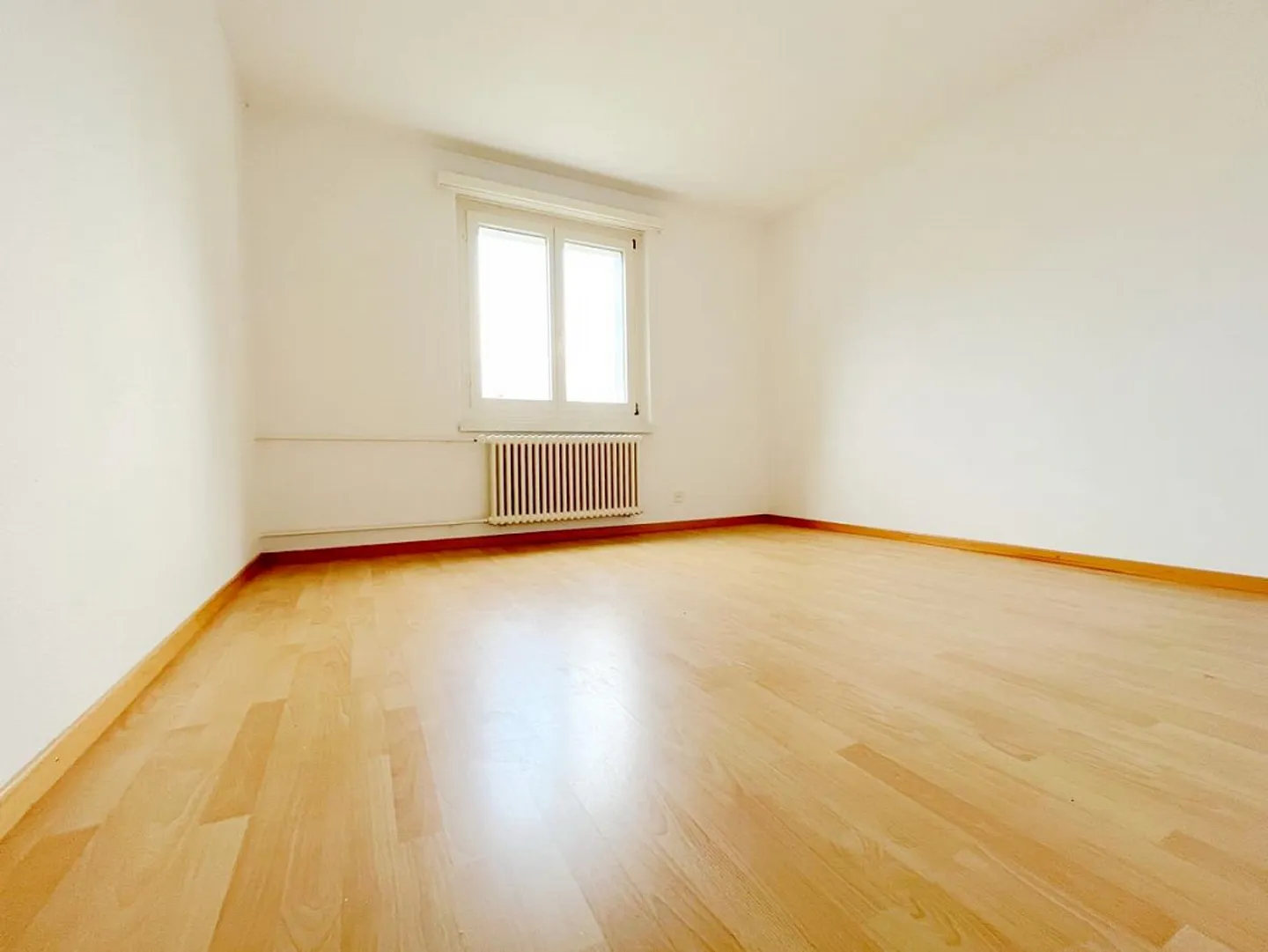 Superbe appartement avec un agencement pratique près de l'hôpital cantonal - Photo 8 sur 13