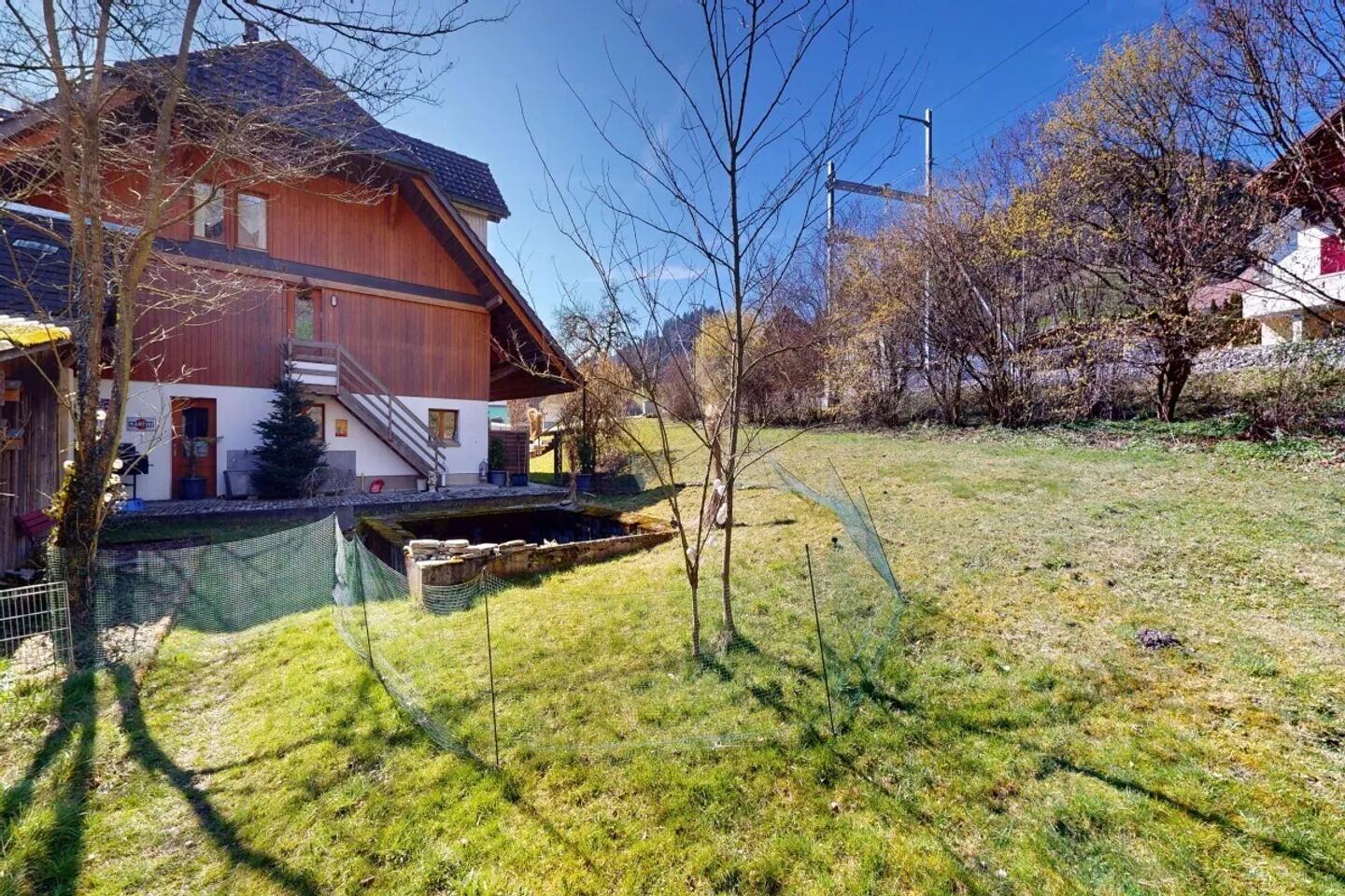 Farmhouse with apartments and commercial space in Bigenthal - Photo 12 of 12