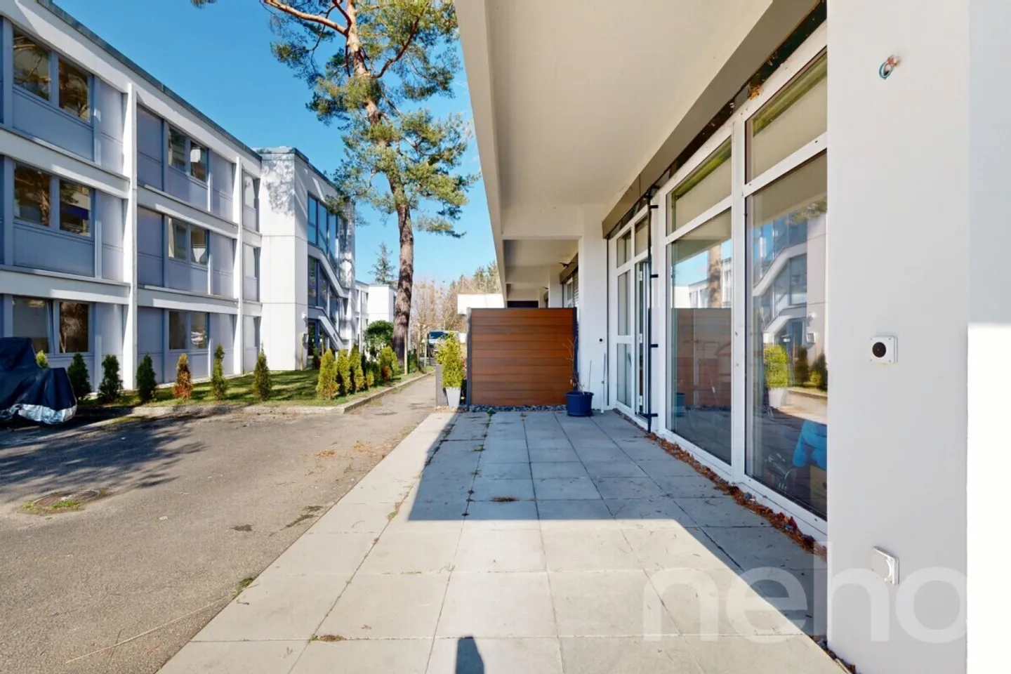 Elegant 2.5 room renovated apartment with beautiful ceiling height - Photo 10 of 11