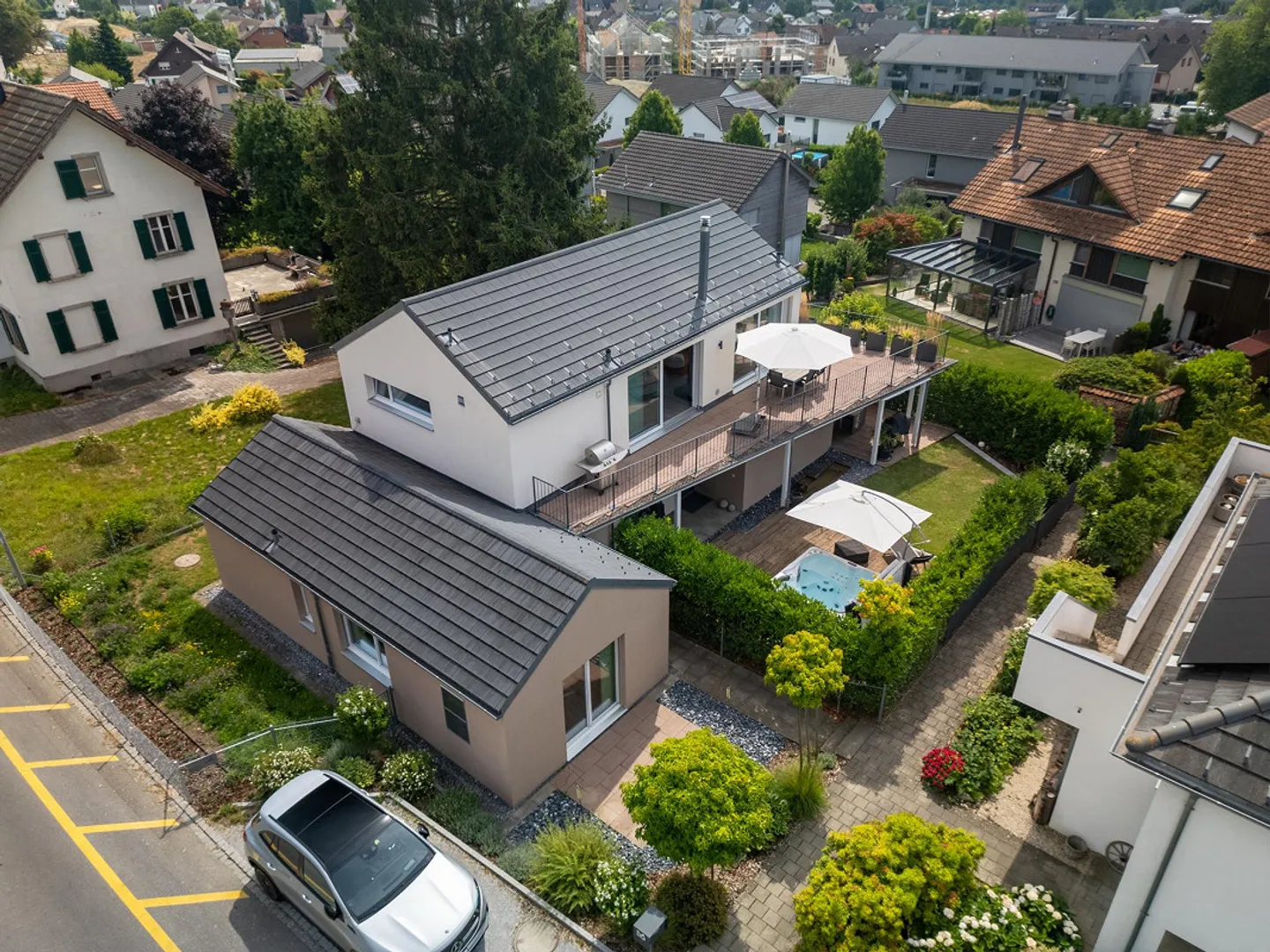 Casa unifamiliare moderna con opzione per appartamento - Foto 3 di 11