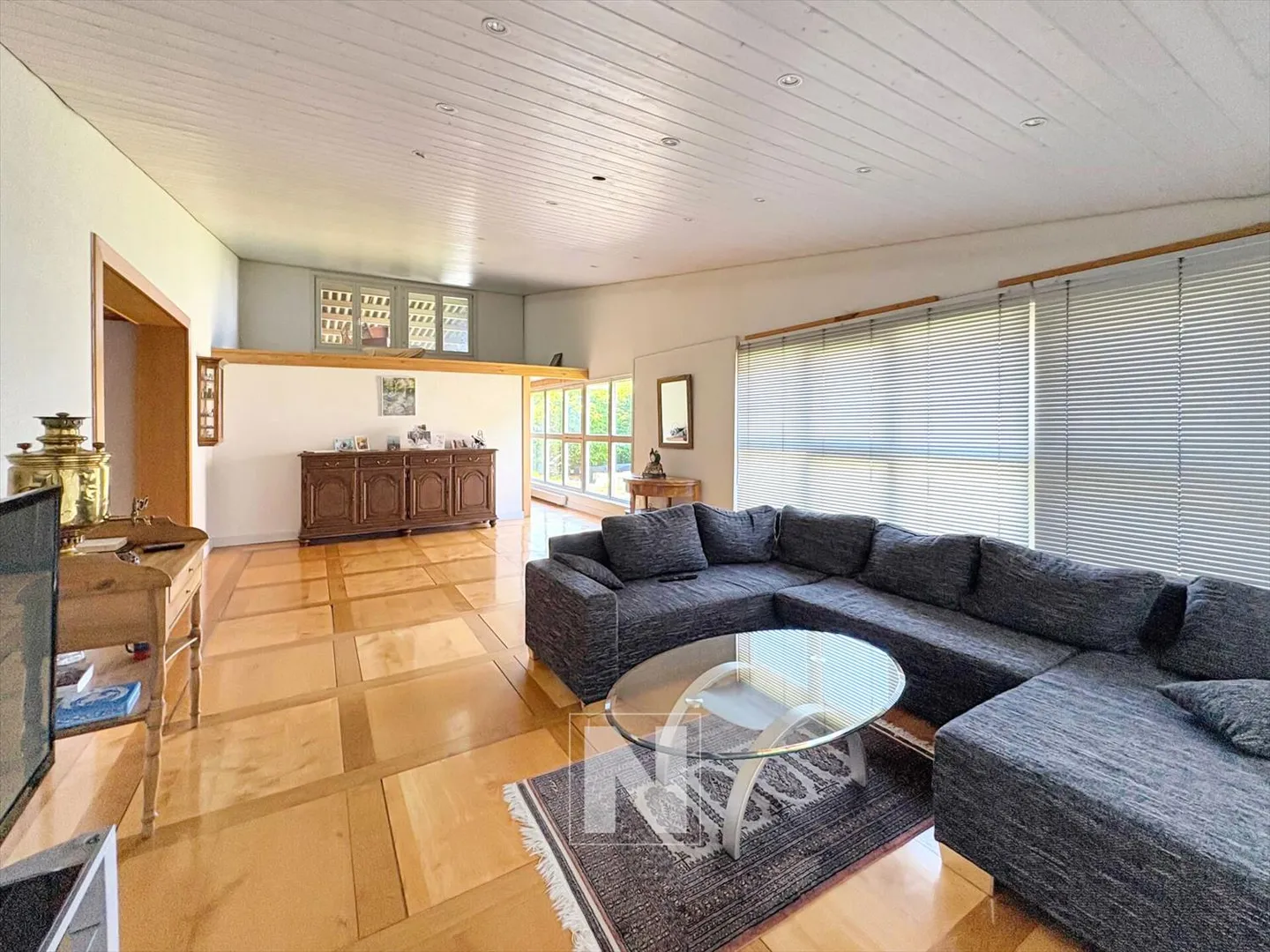 Gemischt genutztes Gebäude 5.5 Zimmer - Foto 1 von 13