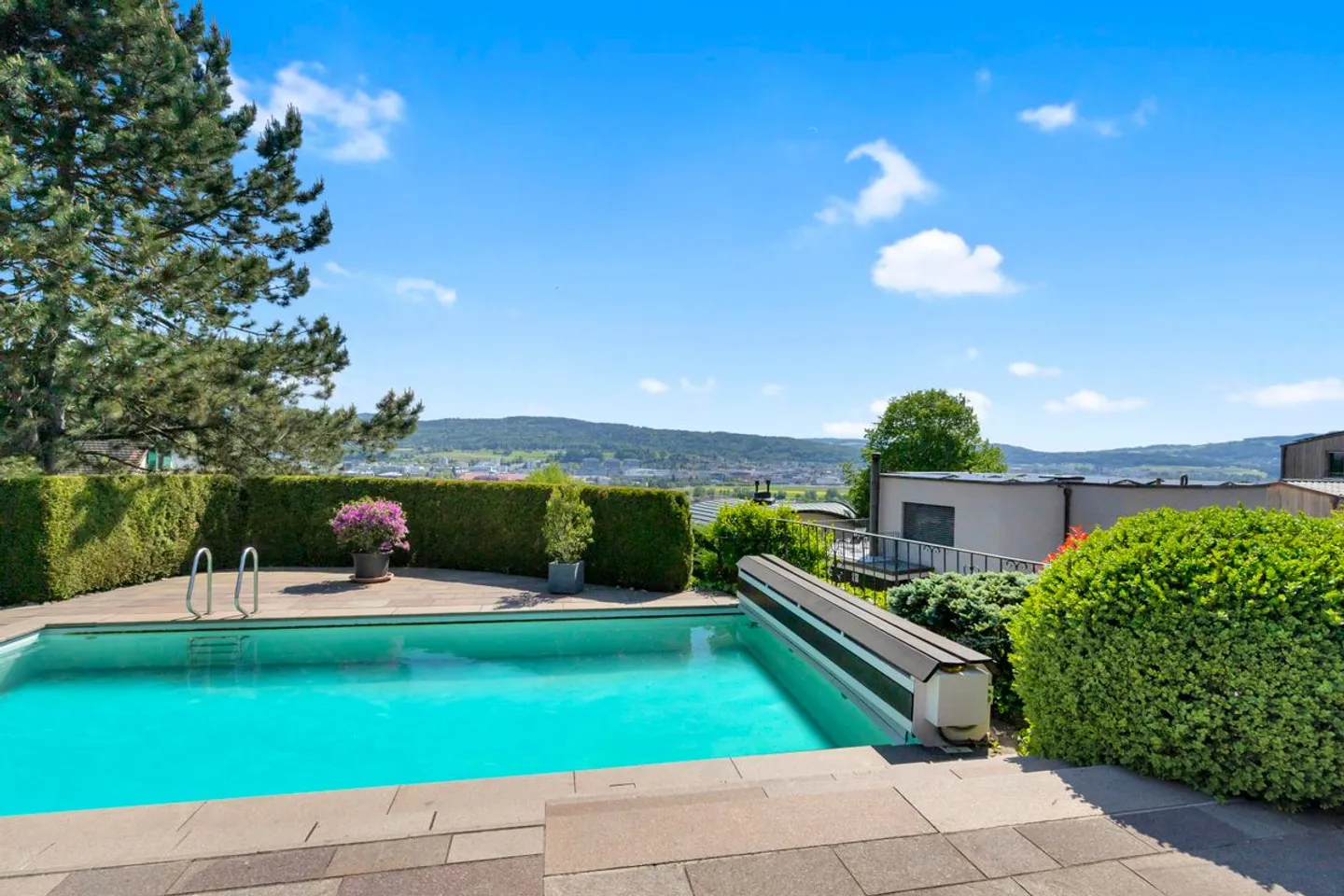 Geräumige Familienvilla mit Aussicht - Foto 2 von 6