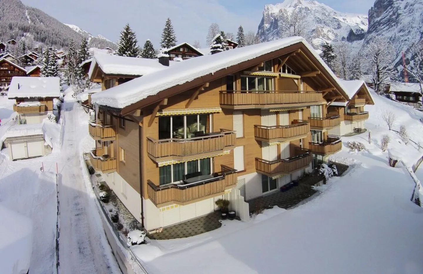 Charming and Central 2 Bedroom Apartment in Chalet Sans Souci - Photo 1 of 19