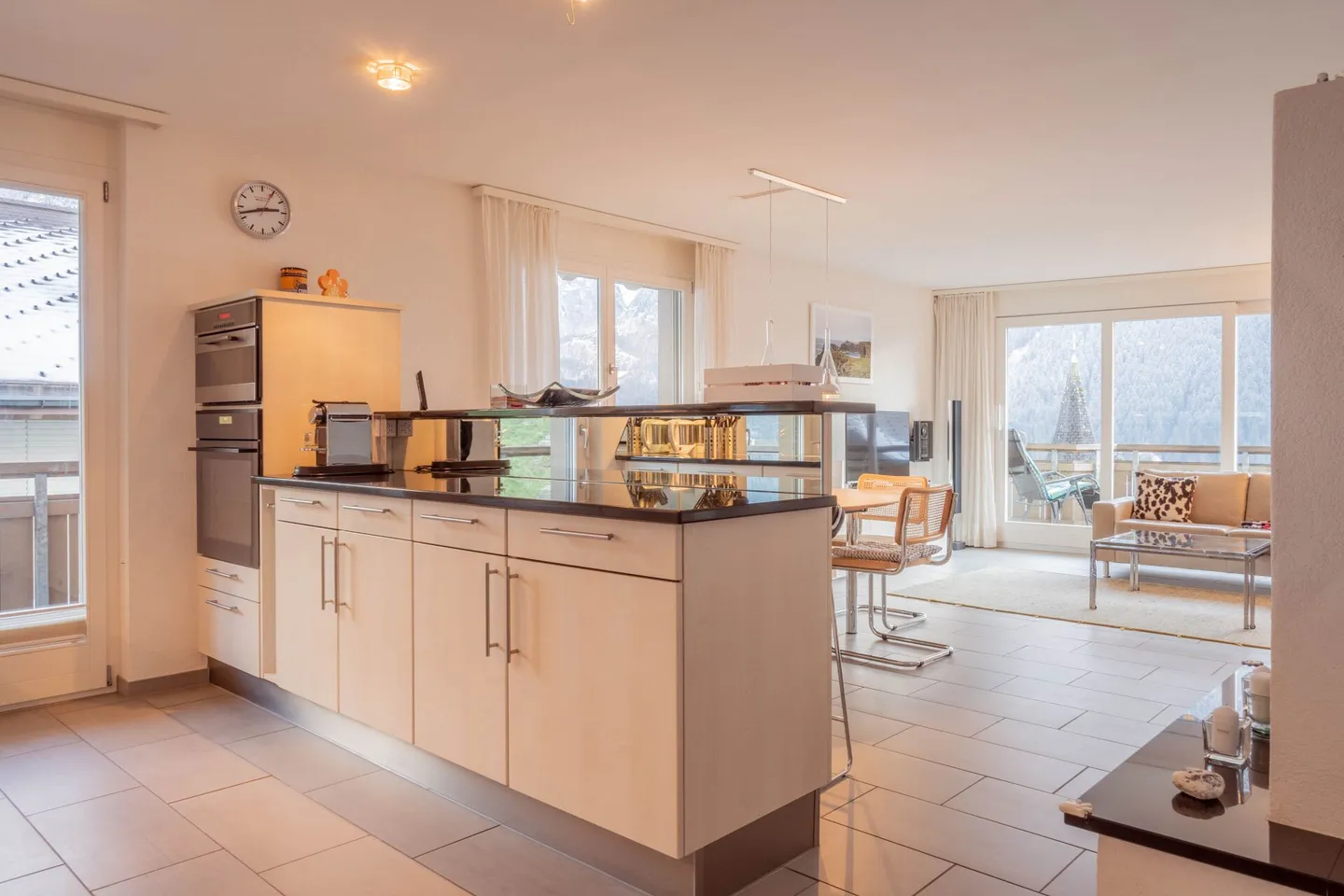 Charming and Central 2 Bedroom Apartment in Chalet Sans Souci - Photo 6 of 19
