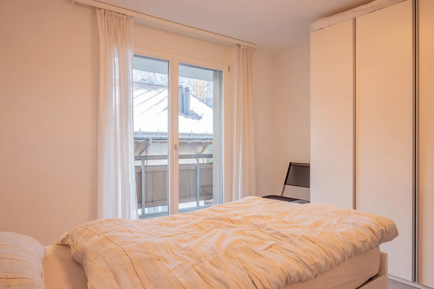 Charming and Central 2 Bedroom Apartment in Chalet Sans Souci - Photo 14 of 19