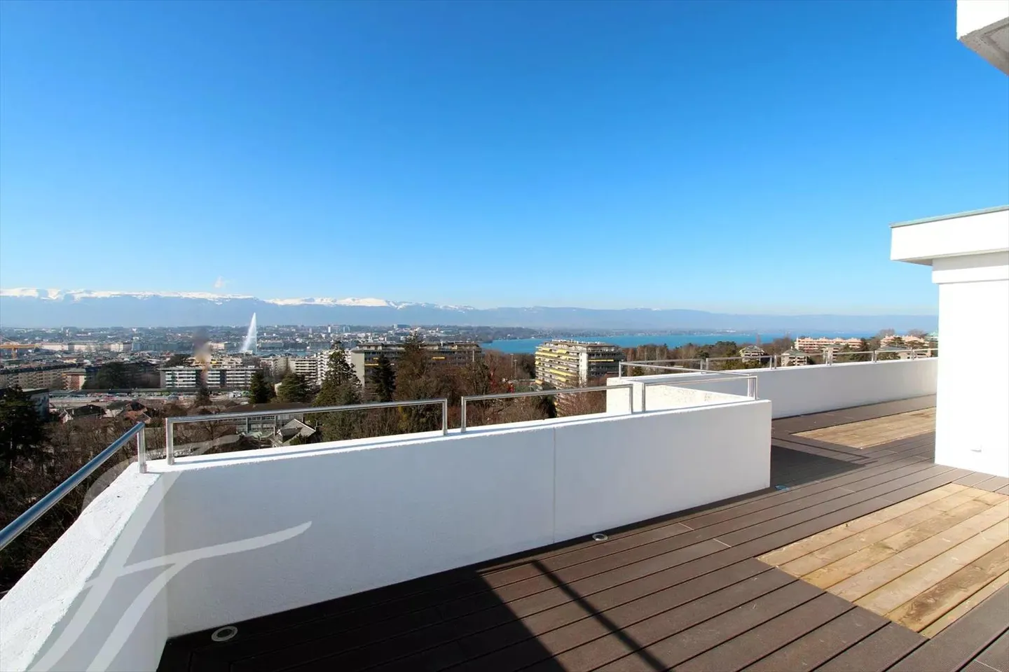 9-room Apartment - Photo 1 of 13