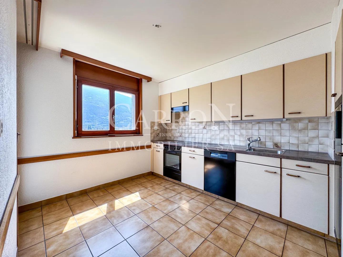 Appartement lumineux 4.5 pièces - Photo 2 sur 10