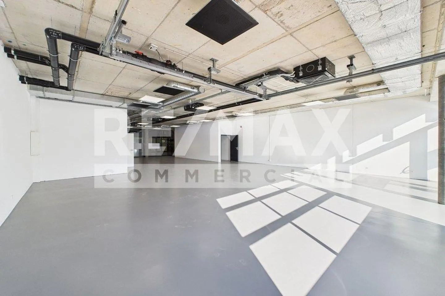 Prestigeträchtiger Verkaufsraum in Taverne - Foto 10 von 13