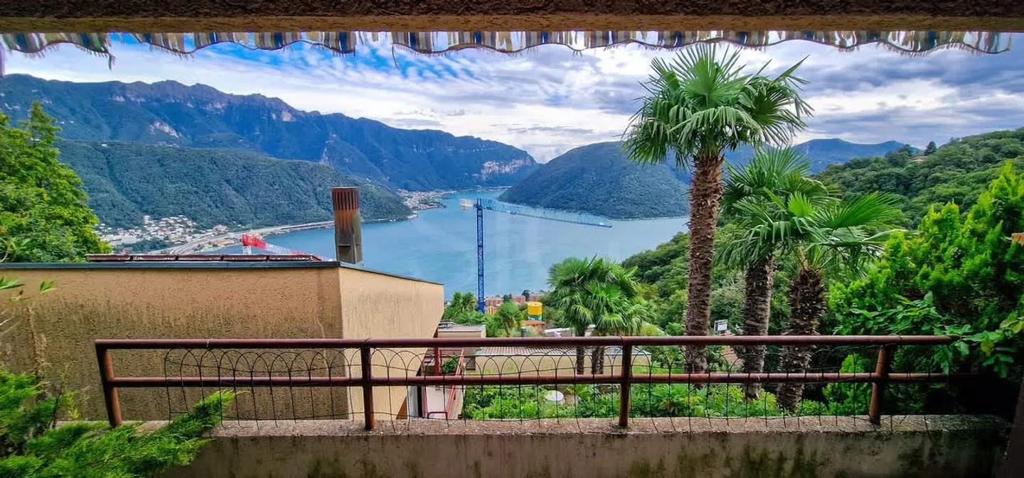 Casa indipendente con vista lago - Foto 1 di 16