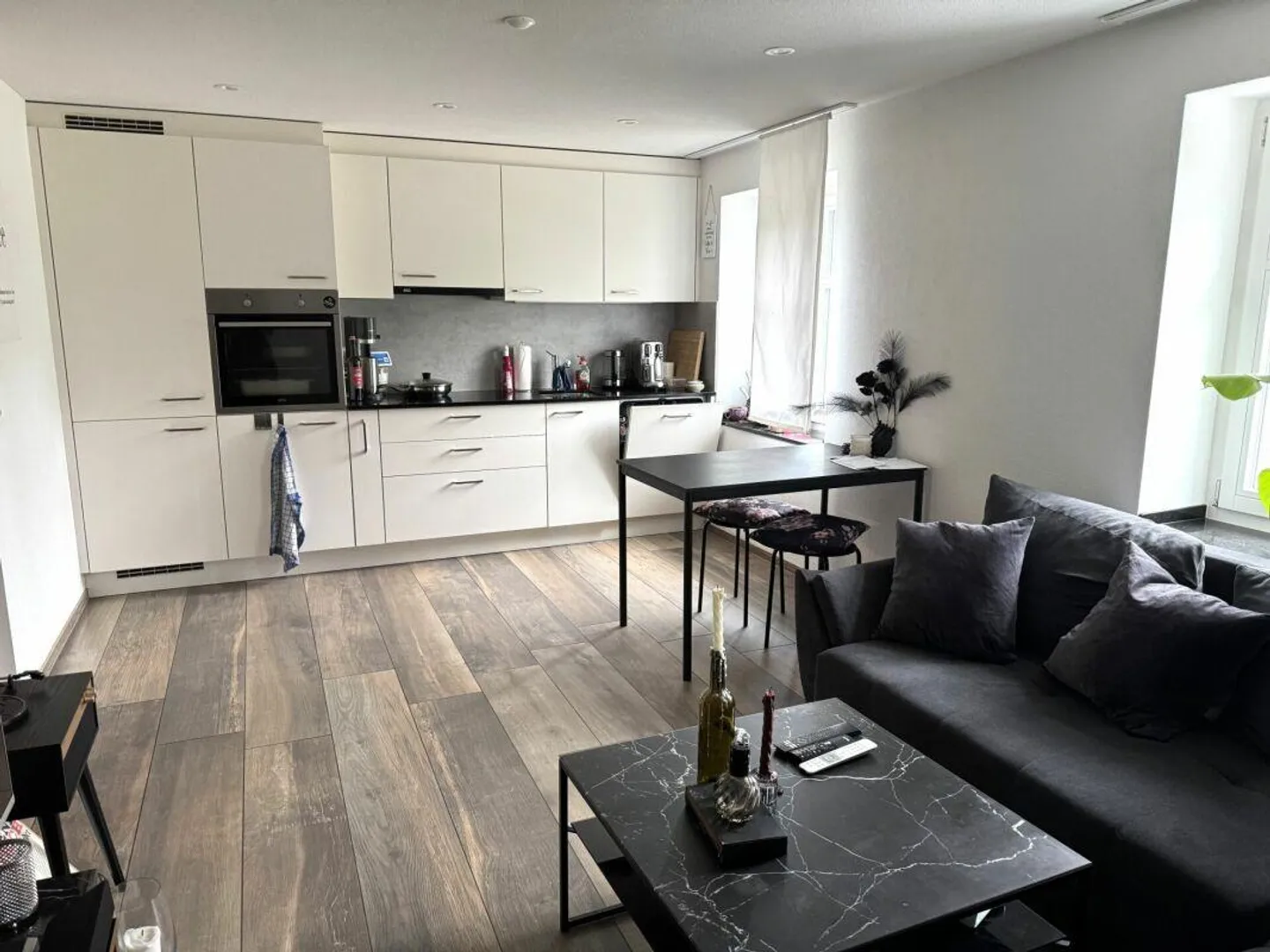 Appartement 3.5 pièces ultra moderne avec beaucoup d'espace de rangement - Photo 1 sur 6