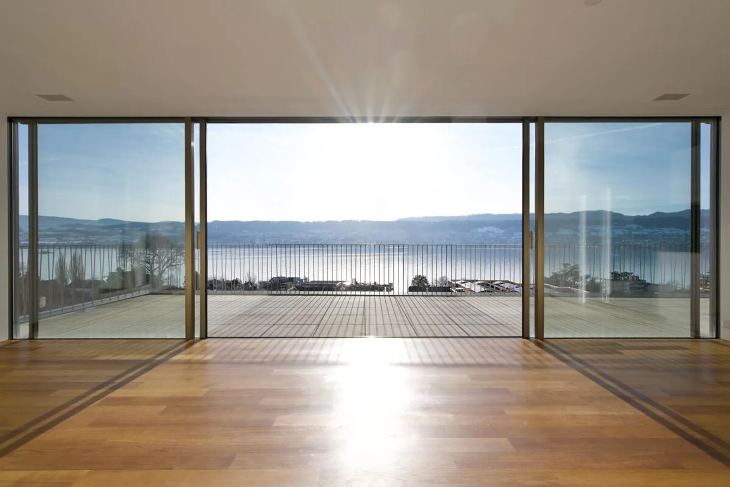 Exklusive Attikawohnung mit Panorama in Meilen - Foto 1 von 10