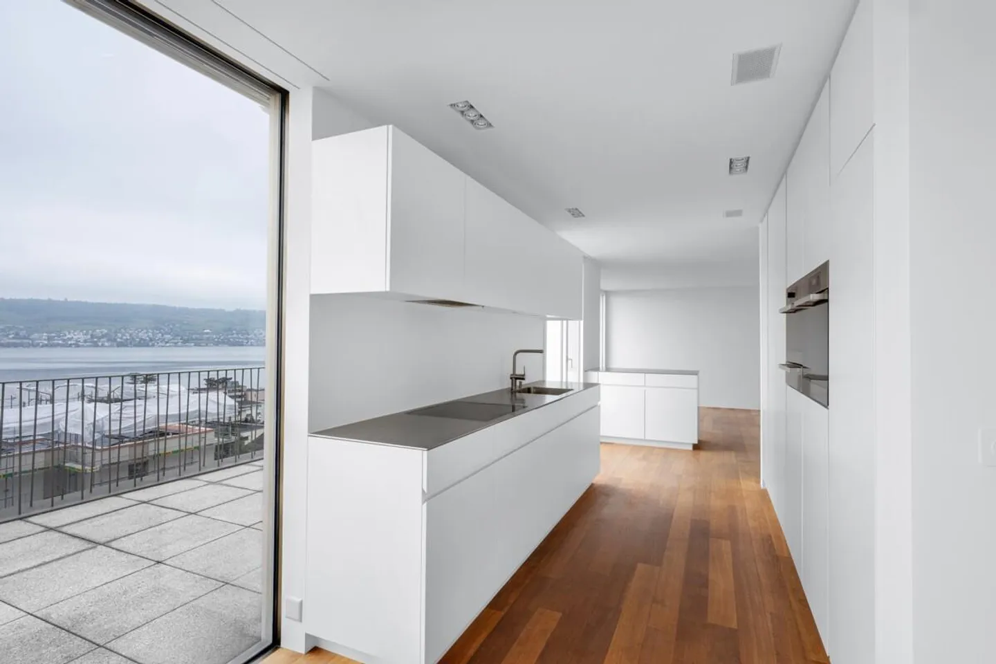 Exklusive Attikawohnung mit Panorama in Meilen - Foto 3 von 10