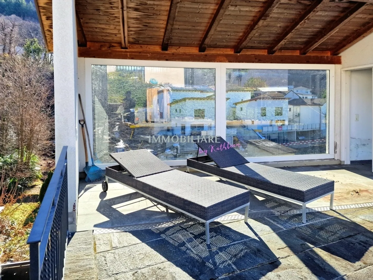 Villa mit Pool und grossem Garten, für Tiere geeignet, auch zum Bauen - Foto 9 von 13