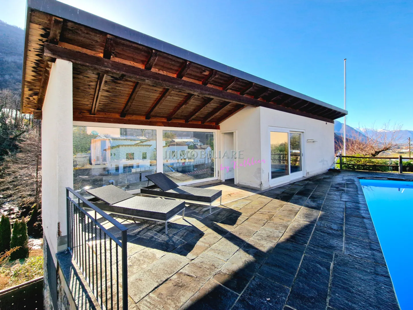 Villa mit Pool und grossem Garten, für Tiere geeignet, auch zum Bauen - Foto 10 von 13